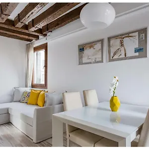 Biennale Family In Apartment Venice